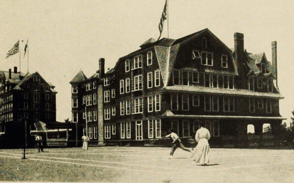The Frontenac Hotel and Fire - 1000 Islands (1878 - 1911) 4 Tennis at the Frontenac