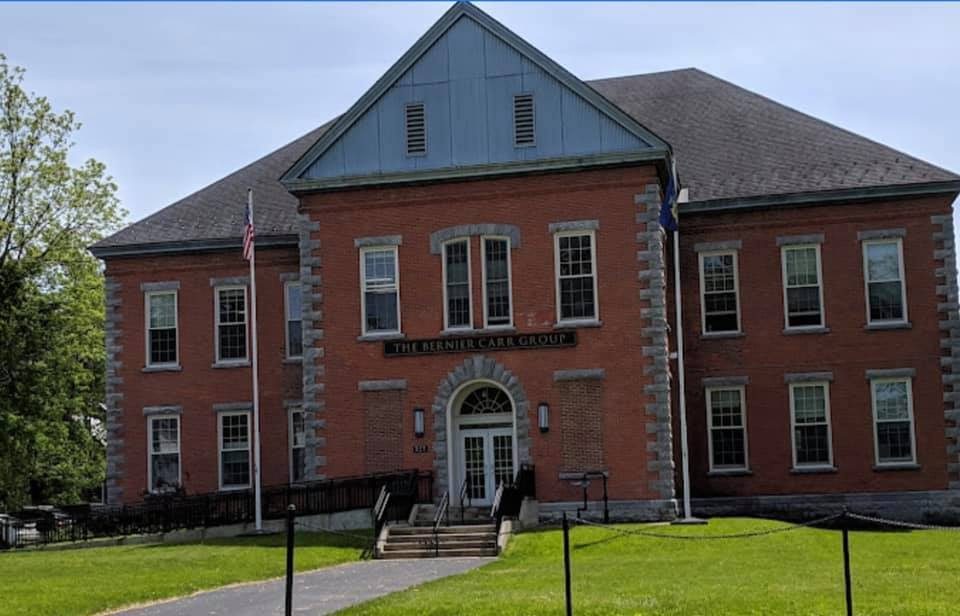 Mullin Street School - Naval Reserve Center (1890 - Present) 6 The former Naval Reserve Center Mullin Street School