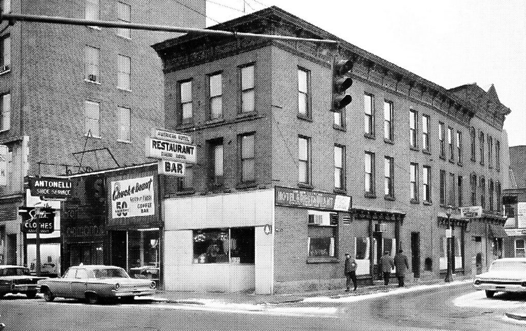 American Hotel (1851 - 2001) 4 American Hotel