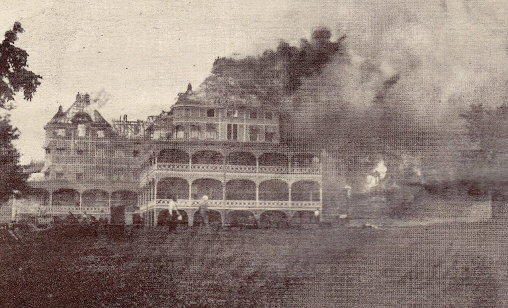 The Columbian Hotel at Thousand Island Park - 1000 Islands (1892 - 1912) 5 Columbian Hotel Fire
