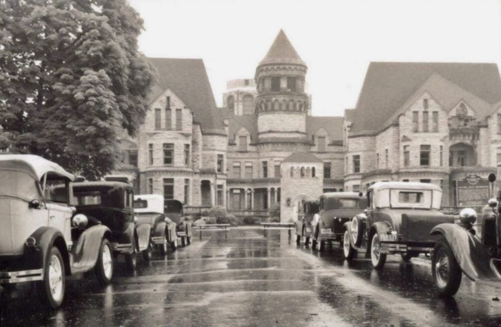 The Ohio State Reformatory - The Shawshank Redemption Film Location (1886 - Present) 5 Cars outside the Ohio State Reformatory