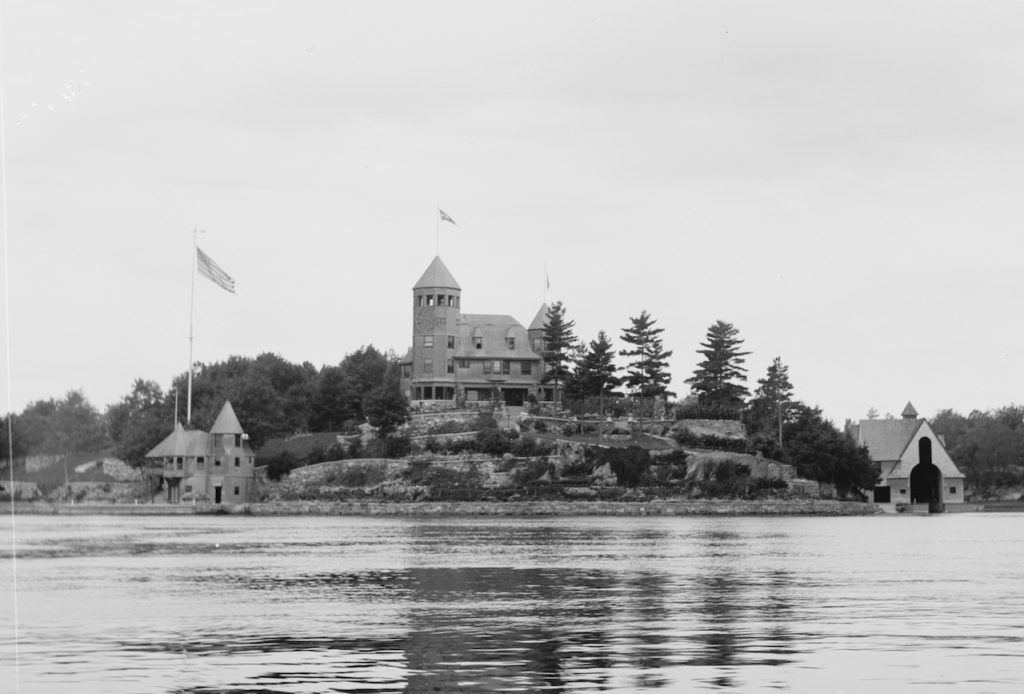 Hopewell Hall - 1000 Islands (1891 - Present) 3 Hopewell Hall
