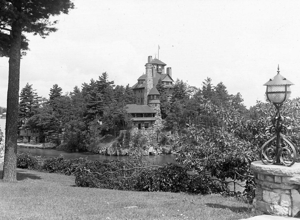 Castle Rest - 1000 Islands (1888 - Present) 12 Castle Rest 4