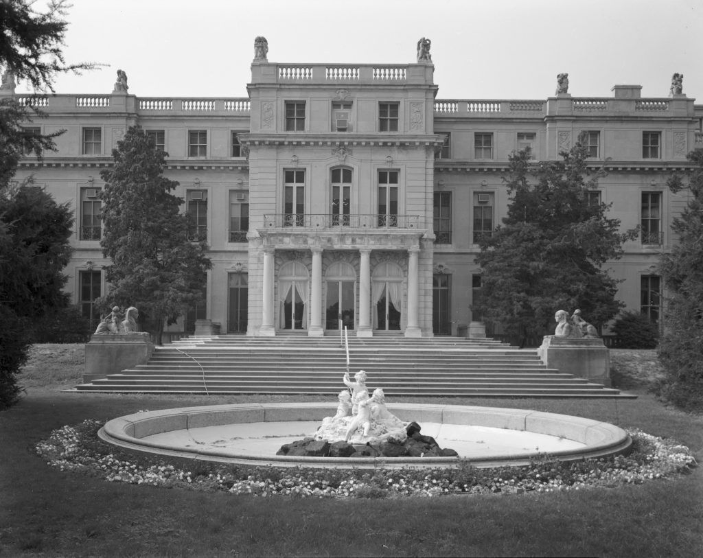 Shadow Lawn (1903 - 1927) 6 Present Shadow Lawn