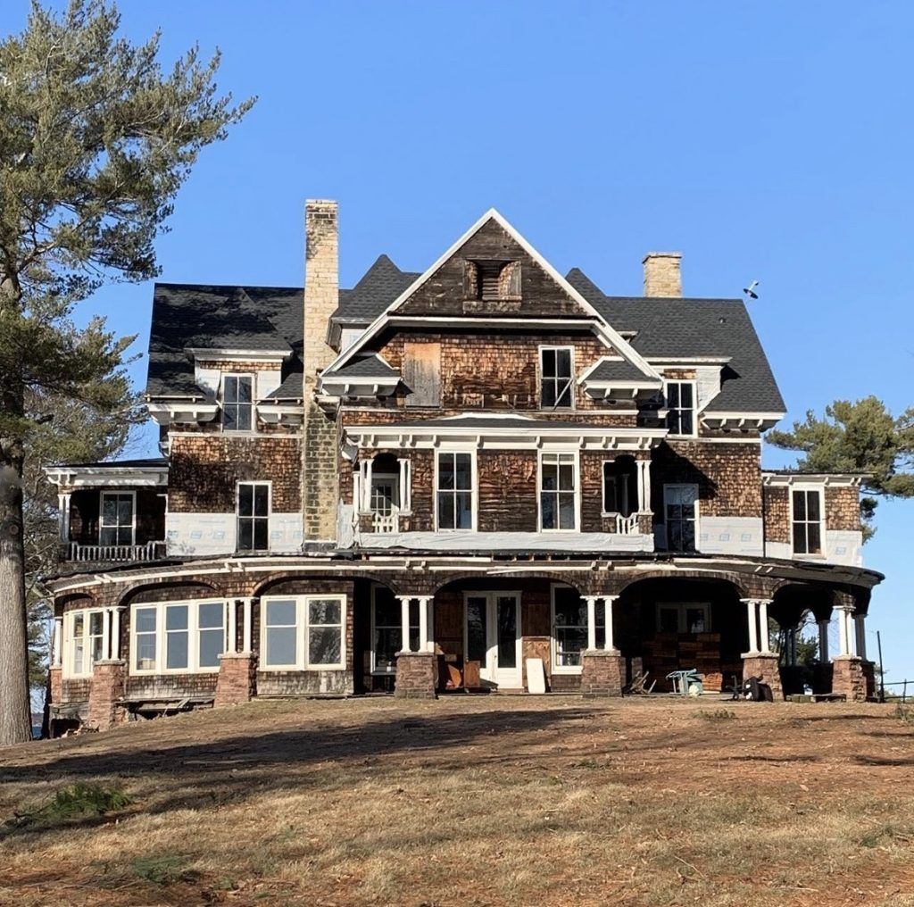 Sport Island - Little Lehigh Island - 1000 Islands 14 Windows being installed on Sport Island main house