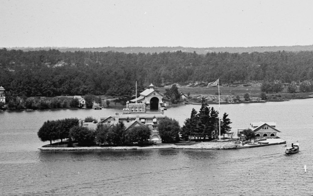 Imperial Isle - 1000 Islands 1 Imperial Isle and Peacock's Boathouse