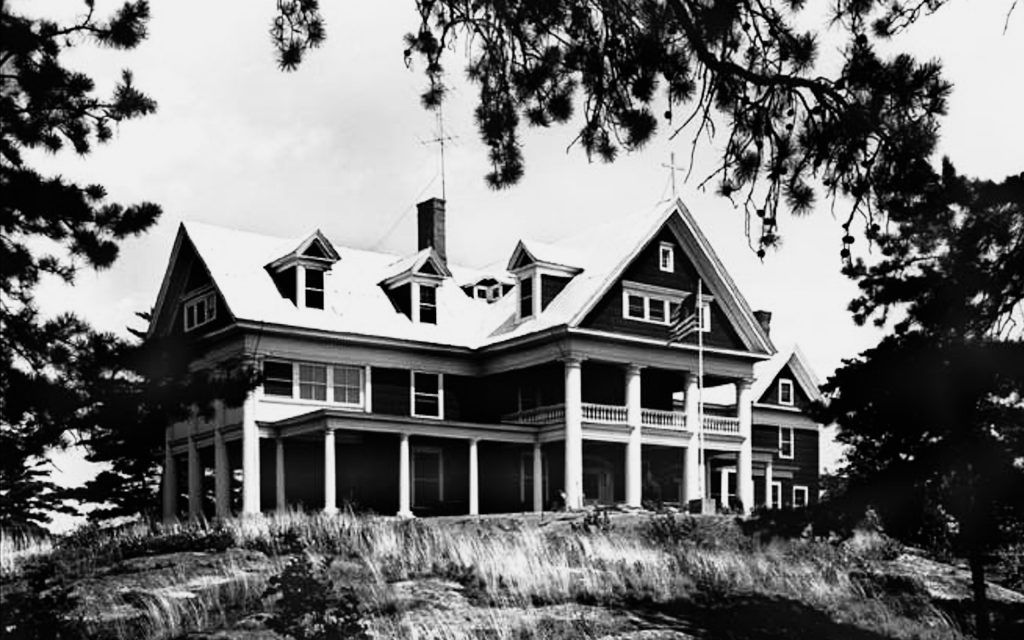 Imperial Isle - 1000 Islands 4 Rafferty's Bonnie Castle