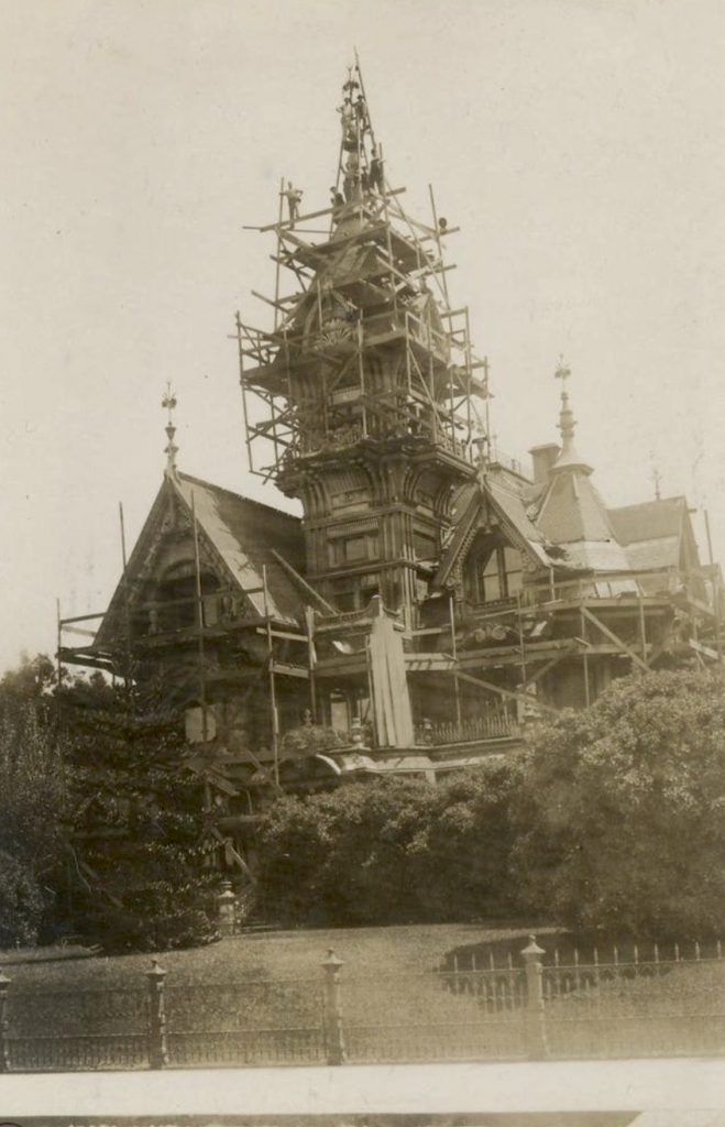 Carson Mansion - Ingomar Club (1886 - Present) 1 Carson Mansion under construction