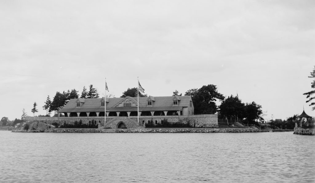 Thousand Island Yacht Club - Welcome Island - 1000 Islands 4 Thousand Island Club House
