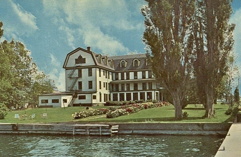 Hotel Carleton - Cape Vincent - 1000 Islands 1 Hotel Carleton - Cape Vincent
