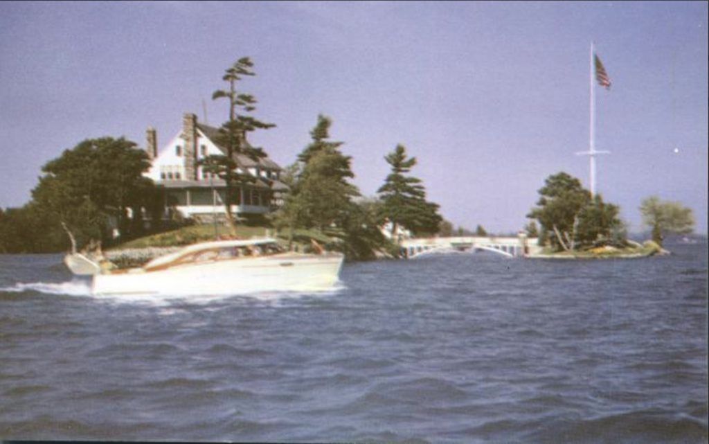 Zavikon Island - 1000 Islands 3 Boat passing Zavikon Island