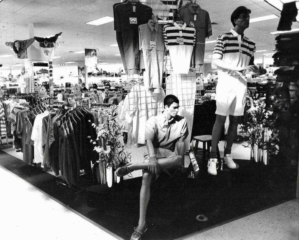 1986 Christmas Shopping Season - Watertown, N.Y. 7 Salmon Run Mall Shopping
