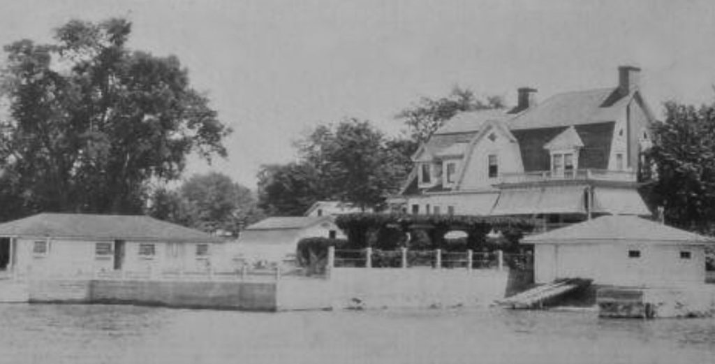 Sacket House - 451 Broadway - Cape Vincent - 1000 Islands 1 Sacket House Cape Vincent
